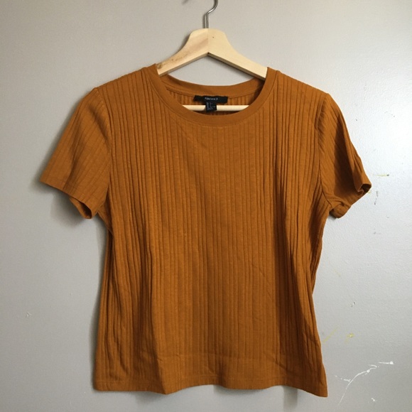 Forever 21 Tops - 3/$20❗️Forever 21 Burnt Orange Crop T-Shirt